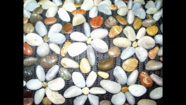 Коврик из морских камушков