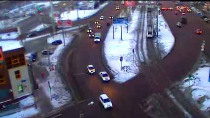 Meteor Strikes Russia, 15 temoins Reported, Feb 15, 2013 HD.mp4