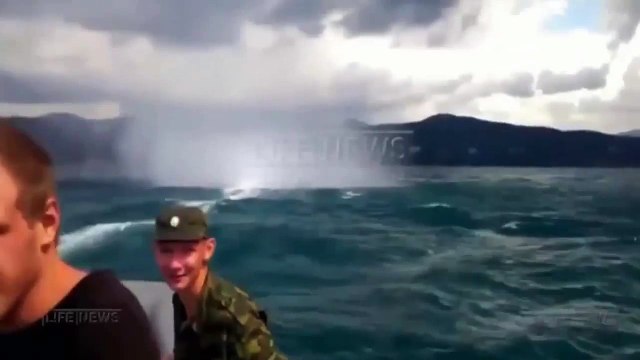 Огромный смерч на близком расстояние Страшное видео