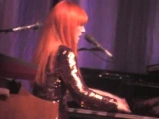 Tori Amos Paris 02/06/07 - Crucify