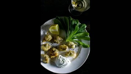 Устрицы в кляре с кремом васаби