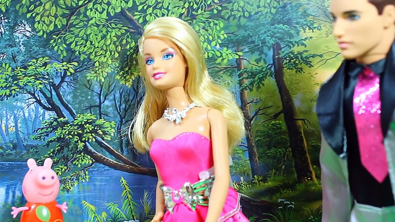 Куклы Барби ЕДЯТ ДЕТЕЙ Свинка Пеппа УПАЛА В УНИТАЗ Похищение Мультики для детей Peppa Pig