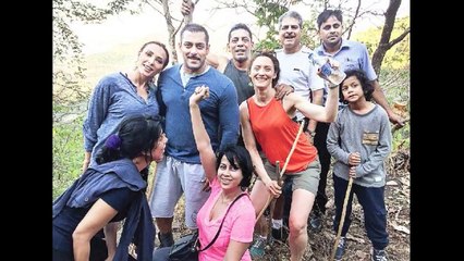 Salman Khan Spotted Kissing Iulia Vantur