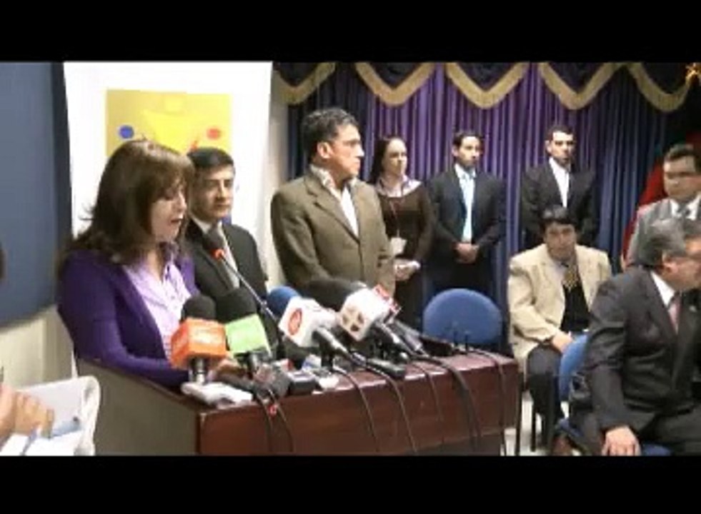 Documentos de Reyes fueron entregados a peritos...