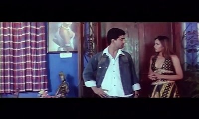 Gorgeous Indian Mallu Girl Romancing on Camera (FULL HD)