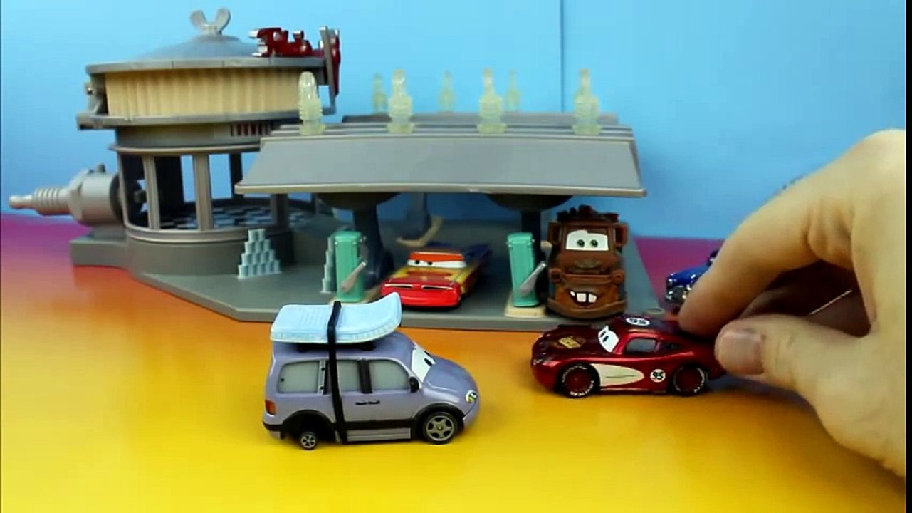 Disney Pixar Cars Lee Roy goes to Radiator Springs Lightning McQueen Tractor Trippin' Frank Collosus