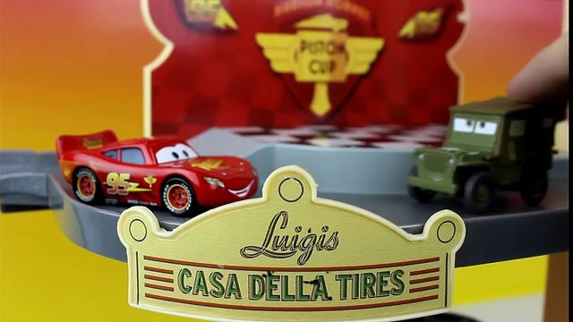 Disney Pixar Cars Lightning McQueen shows Sarge how to have fun Color Changers & Thomas the train