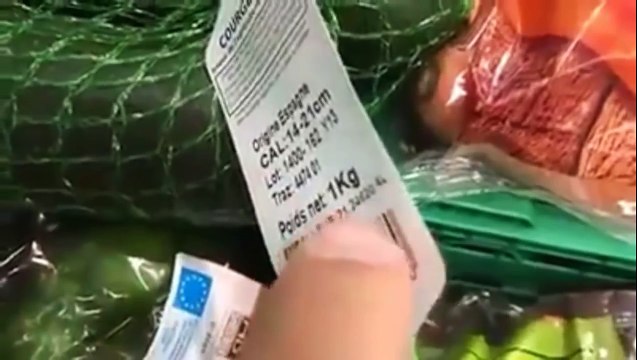 Truffa al supermercato! Il peso di frutta e verdura è falso! Fate Attenzione, condividi!