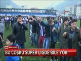 Bu çoşku süper ligde yok Borçkaspor Hopaspor maçında yer yerinden oynadı