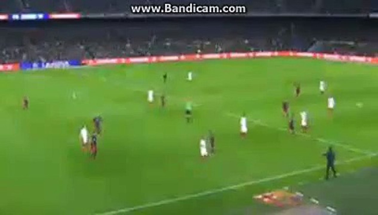 Hladan tuš Vitola na Camp Nou