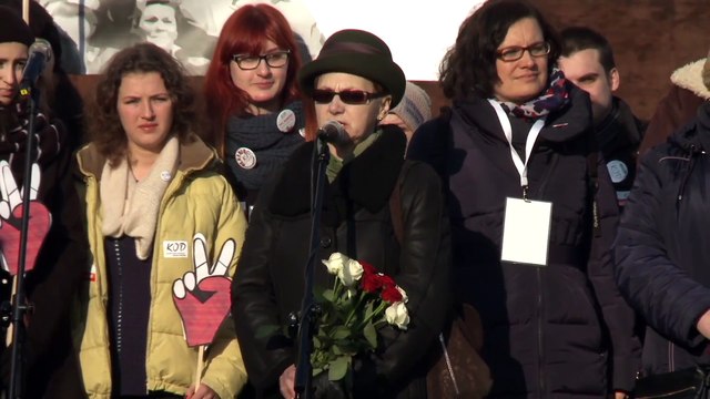 Danuta Wałęsa nie możemy liczyć na Kościół