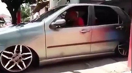 PALIO REBAIXADO,SOCADO,NA SUSPENSÃO A AR,DESFILANDO 2016