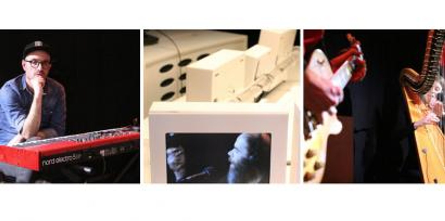 Borja Flames chante "Hoy Cama" dans Musiques du monde