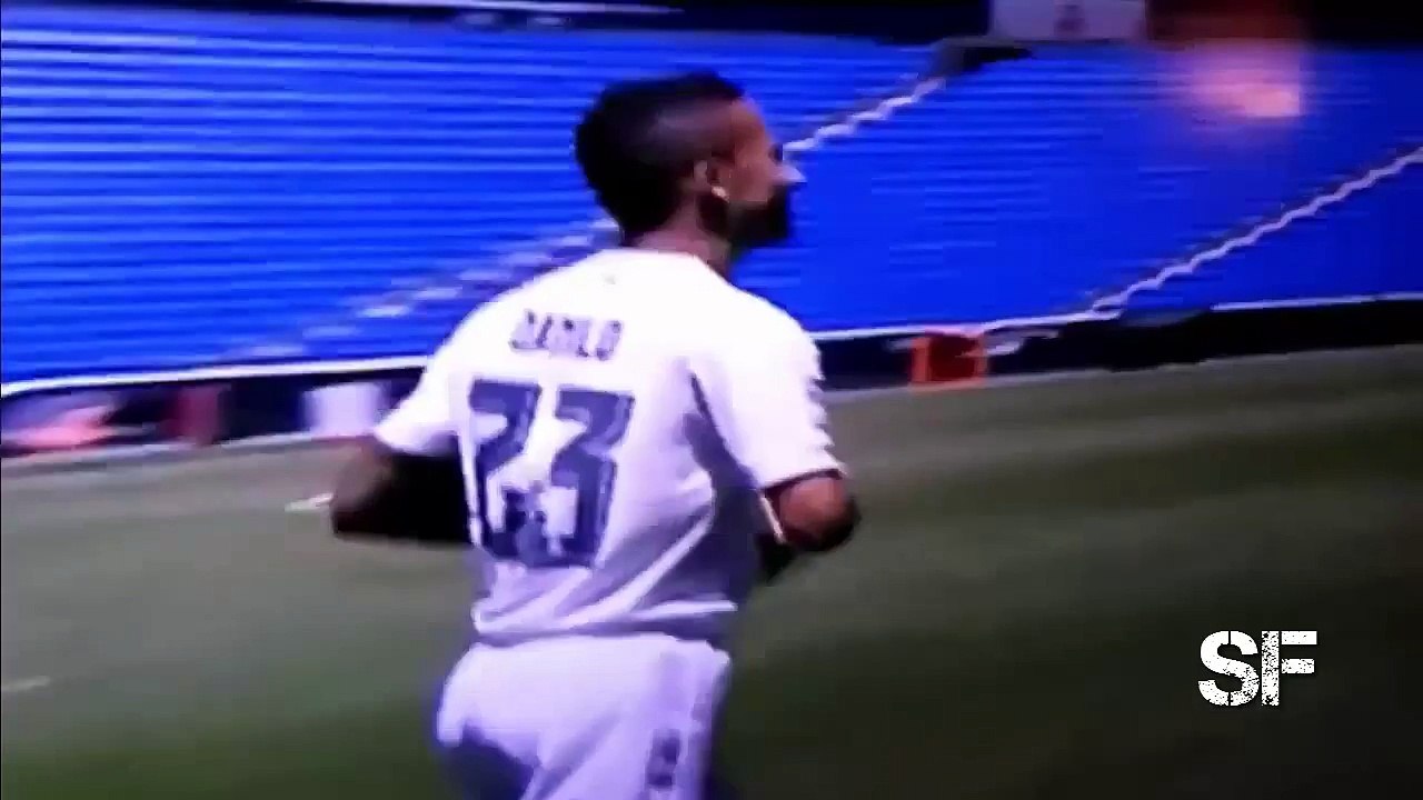 Danilo Fails at Kick Ups during Official Real Madrid Presentation
