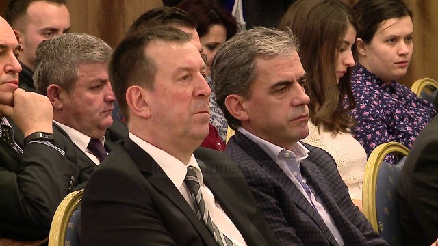 Basha: Rama-Meta, regjim kleptokrat - Top Channel Albania - News - Lajme