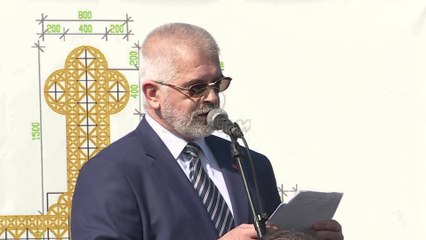 Në prezencë të madhe të forcave policore, vendoset gurëthemeli i kryqit