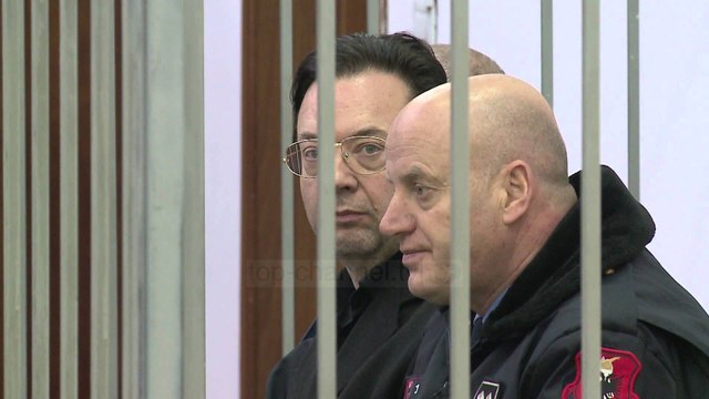 Mashtruesi italian lihet ne burg - Top Channel Albania - News - Lajme