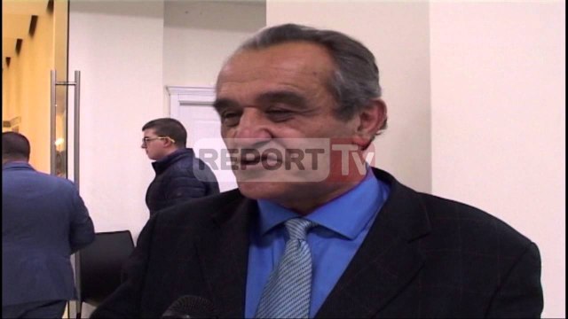 Report TV - Berati i jep titullin Qytetar Nderi shkrimtarit arkeolog Moikom Zeqo