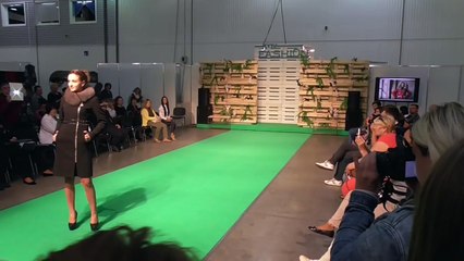 tall girls in tights and high heels, red jacket 21 12 2015 part 1