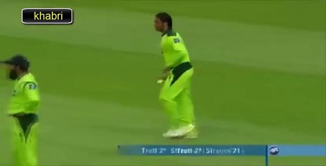 Shoaib Akhtar Bowls yorker to Trott Full HD