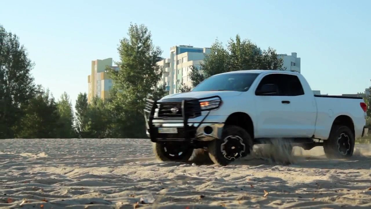 TOYOTA TUNDRA Off road 4x4 Extreme Action 2015 Compilation