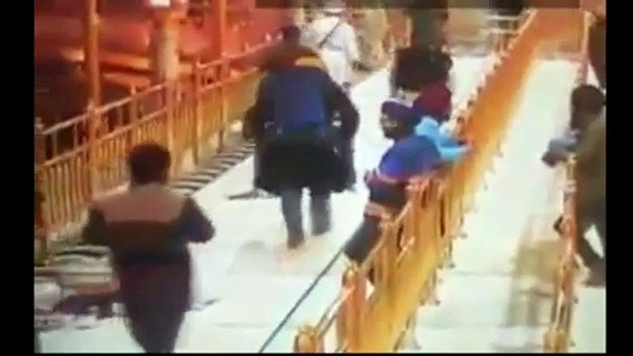 Live CCTV Video Paralysed Guy is able to walk after visiting Golden Temple