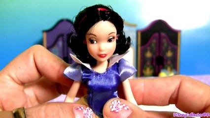 Princess Snow White Mini Wardrobe Doll PlaySet DisneyStore Royal Closet Unboxing by FunToys