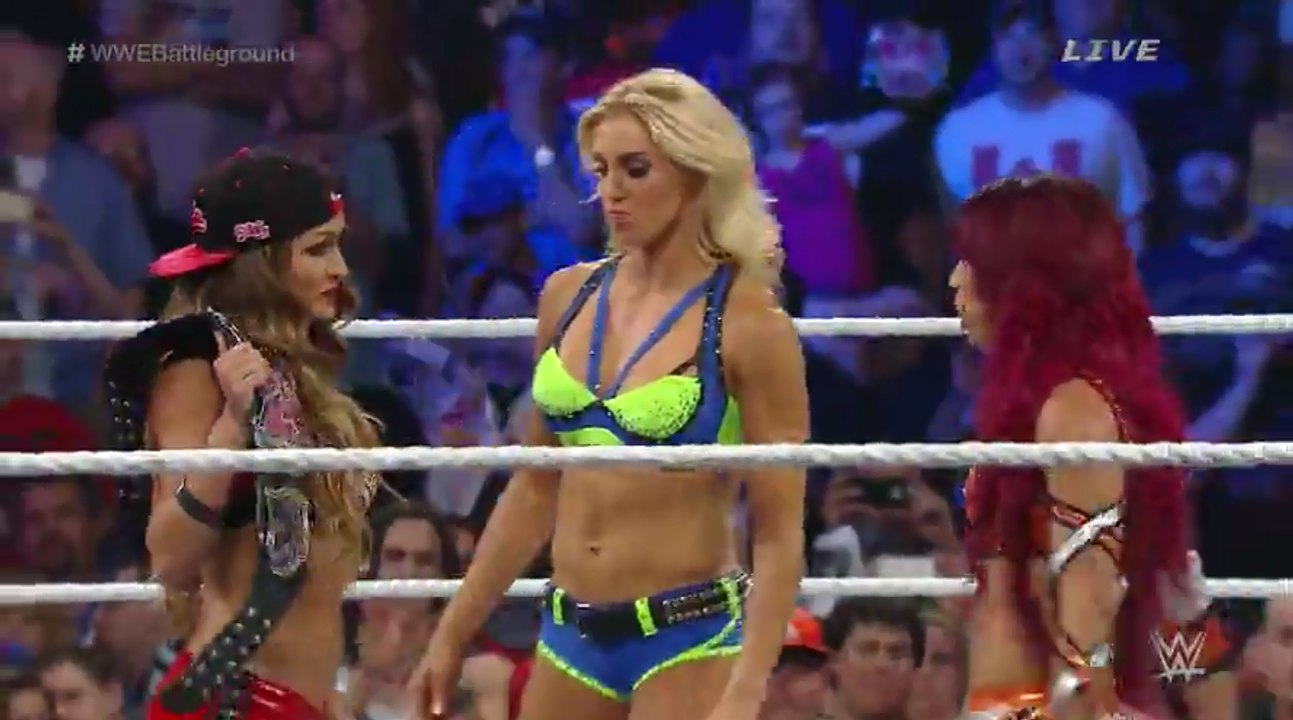 Womens Wrestling Weekly #30 WWE Divas Revolution Nikki Bella vs Charlotte - Sasha Banks vs Paige - Brie Bella vs Becky Lynch