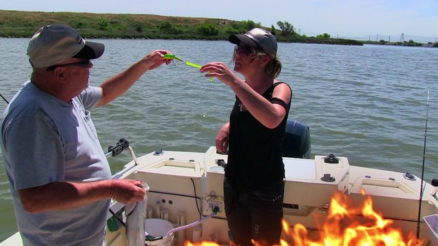 How to avoid getting hooks in your hand when removing a hook from a Trout's mouth - Fishing Tip from Quetzal Adventures