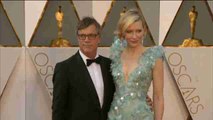 Cate Blanchet, Julianne Moore, Eddie Redymane y Matt Damon, en la alfombra roja de los Óscar