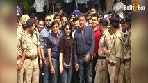 Sanjay Dutt spotted at Mumbai airport and he looks super happy with family!
