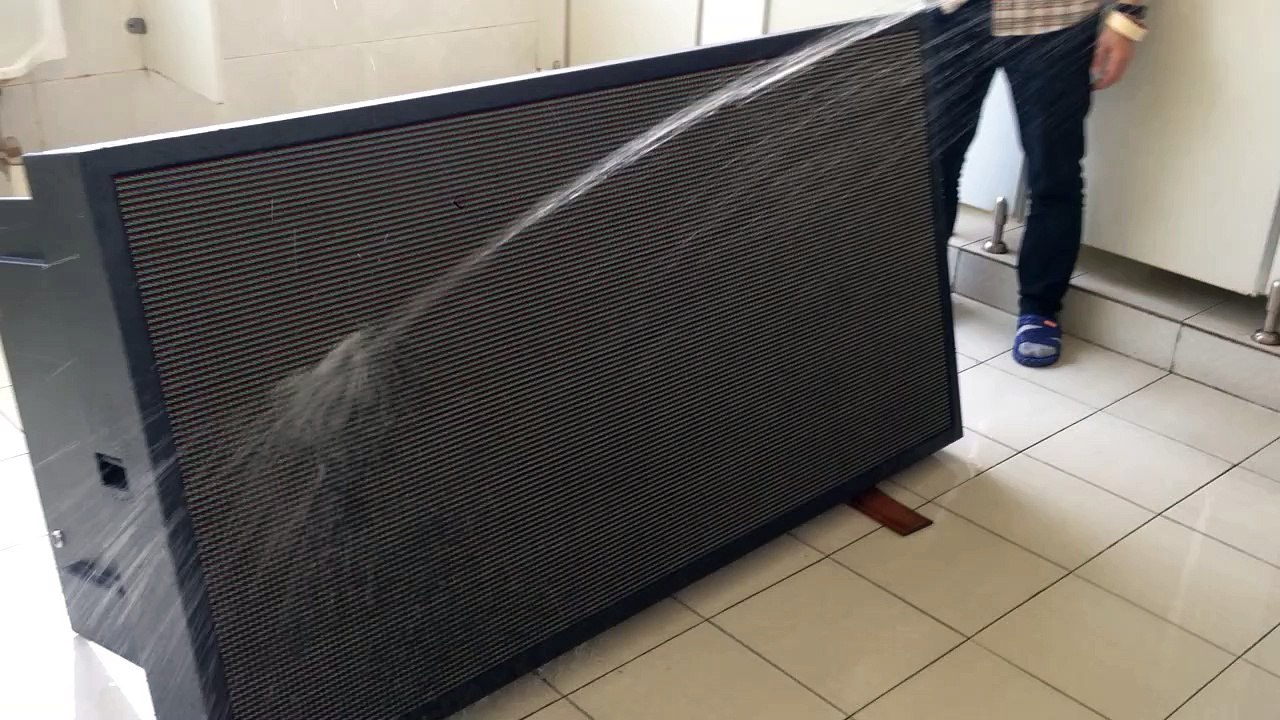 BESD LED: waterproof test for Outdoor P8 SMD led display