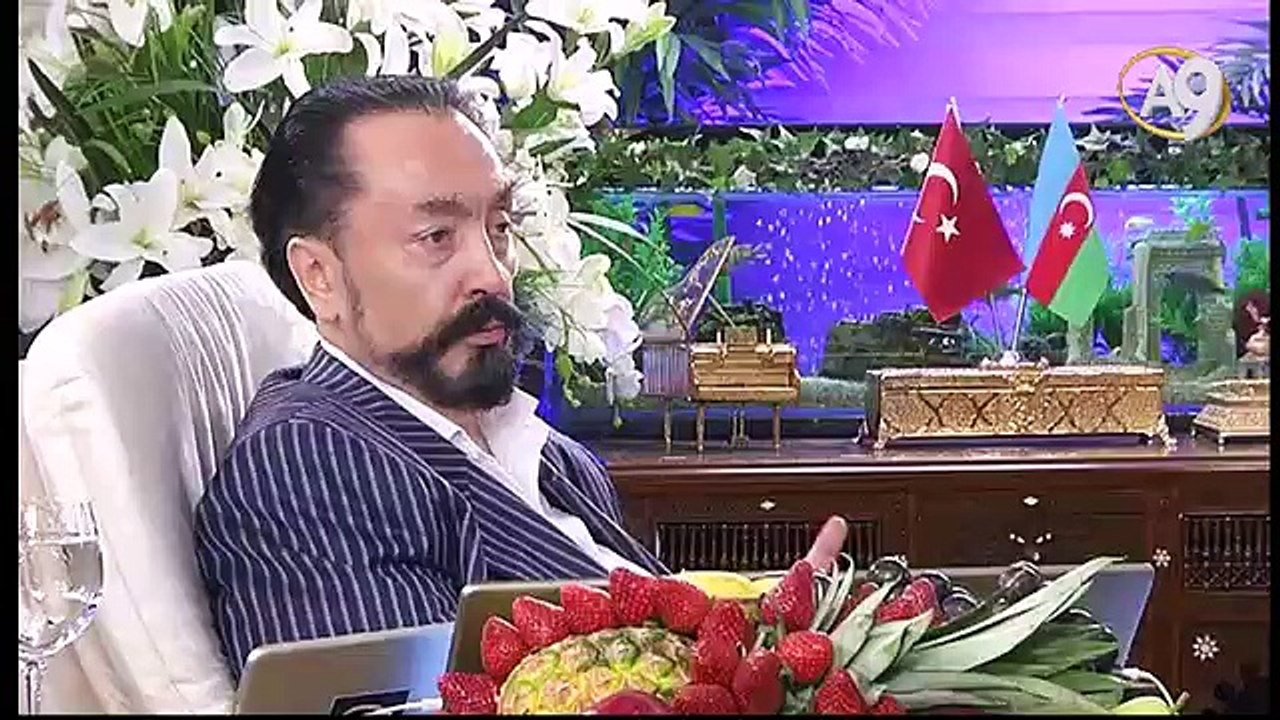 Münafık şeytanla transa geçerek hareket eder.