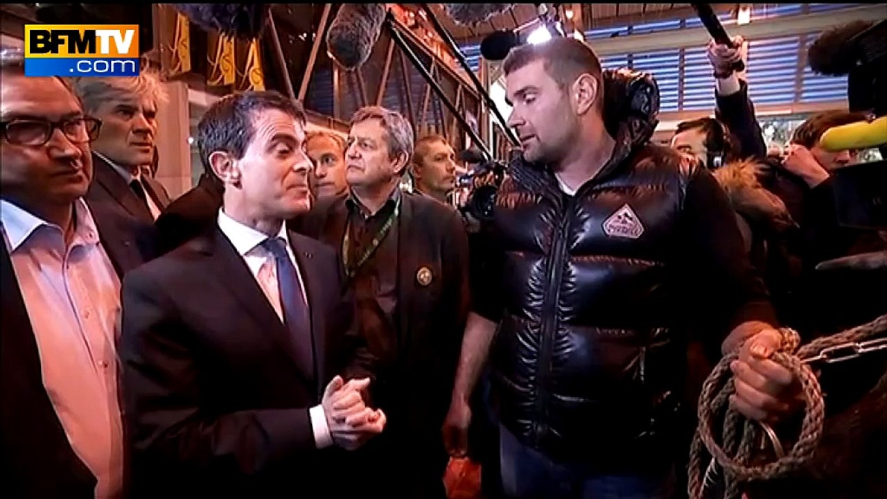 Manuel Valls aux côtés des agriculteurs: "il faut que tout le monde soit solidaire"