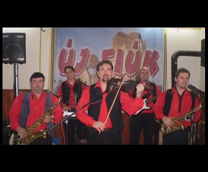 Új Fiúk - Valahol a cigány sirva muzsikál