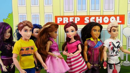New Descendants Student from Wicked World, is she Rotten to the Core? DisneyToysFan.
