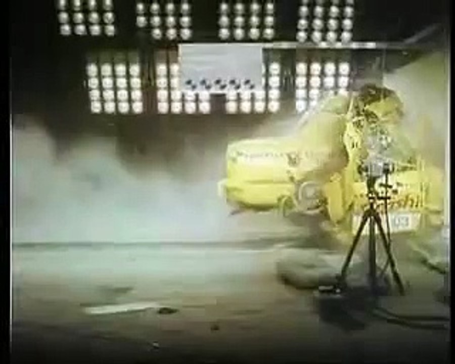 Holden Commodore - Worst Car Crash Test