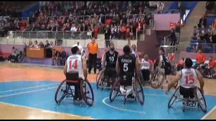 Beşiktaşlı oyuncudan ayakta alkışlanan hareket!