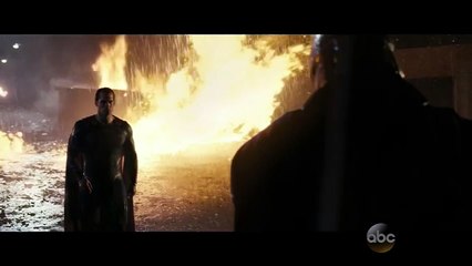 Batman v Superman Dawn of Justice : Extrait du combat entre Batman et Superman