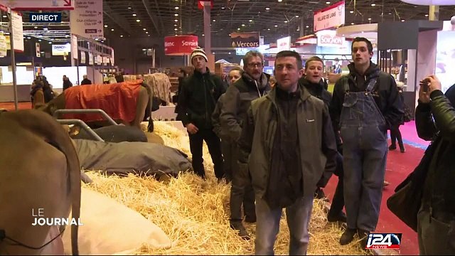 Valls interpellé par des éleveurs au salon de l'agriculture