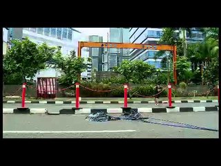 Corbuzier and Nycta Gina.. disappearing Porsche ..