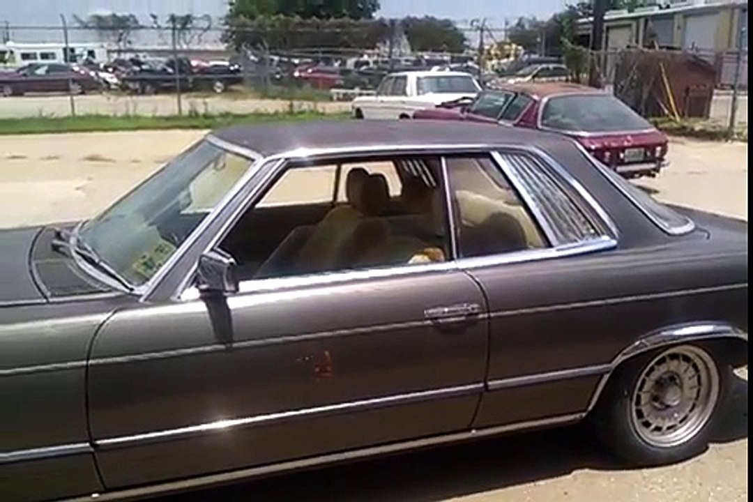 77 Mercedes Benz 350SLC wake up after being abandoned for 10 years.
