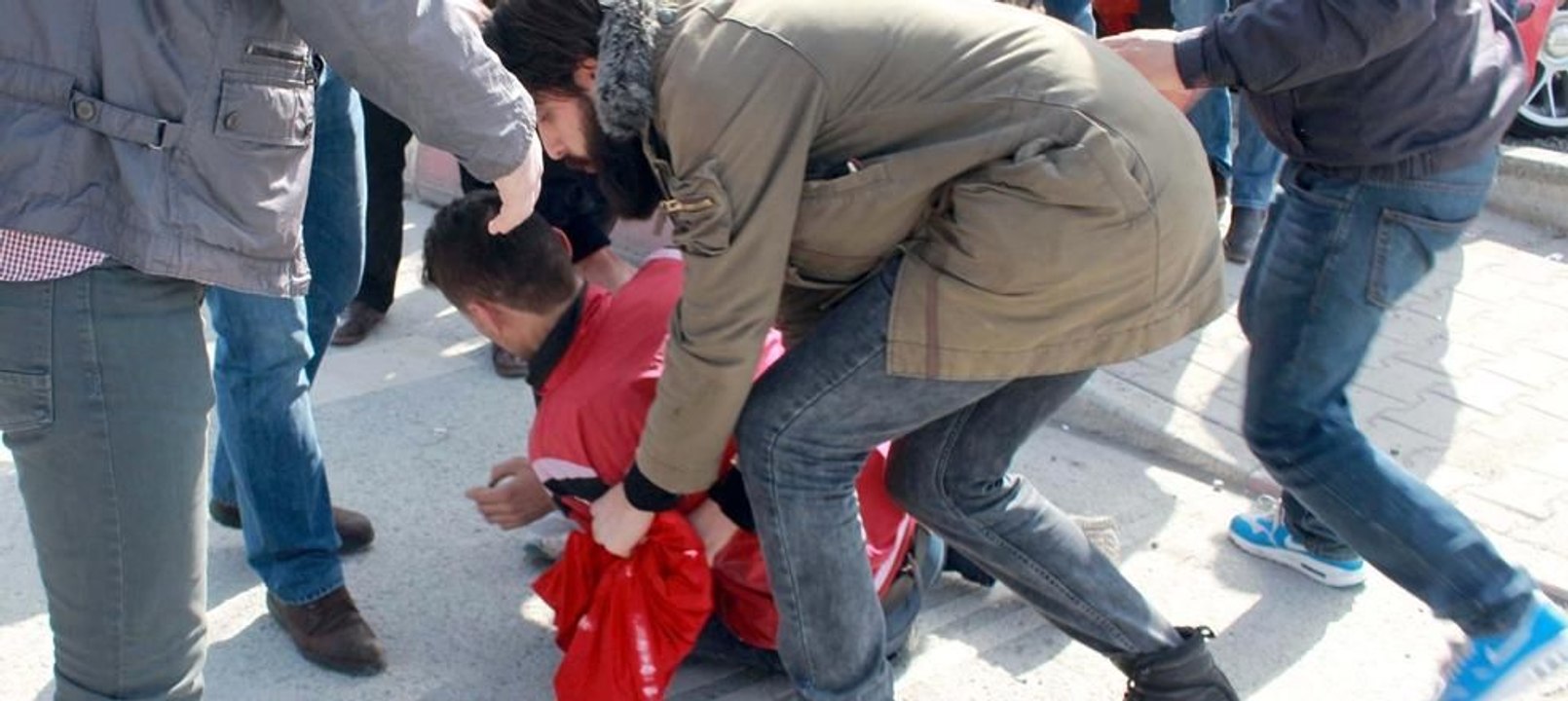 Hasan Ferit Gedik davasında polis müdahalesi... 'Ayakkabı kutusunu dolduranlara perde çekin!'