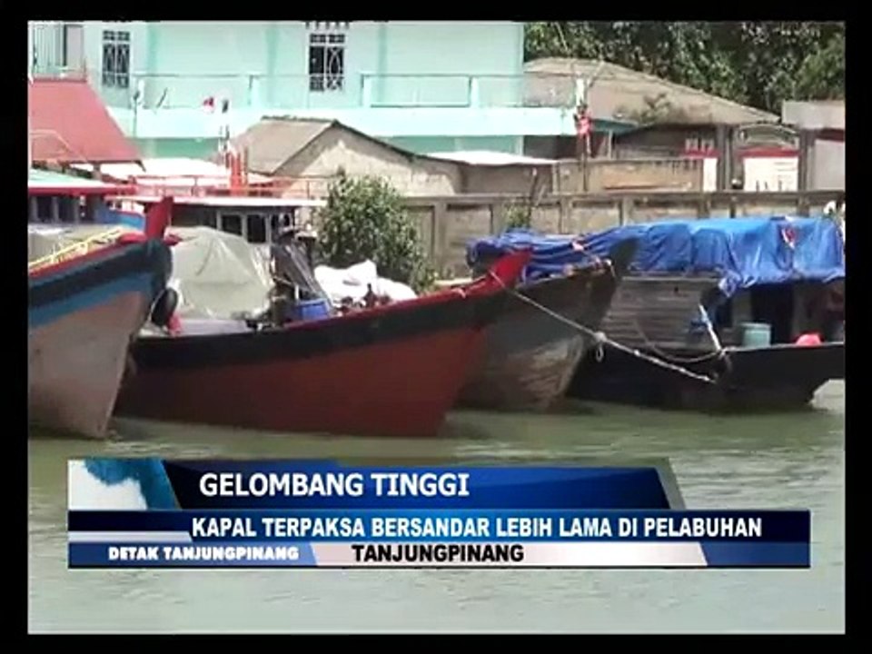 Kapal Terpaksa Sandar Lebih Lama di Pelabuhan