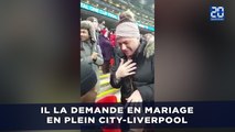 Il la demande en mariage en plein City-Liverpool