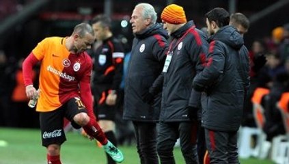 Sneijder Fena Patladı: Türk Medyası Hikaye Uyduruyor