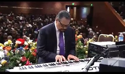 Richard Smallwood at Pastor Andrae Crouch Homegoing
