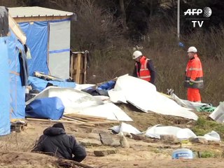 "Jungle" de Calais: début du démantèlement, sous haute protection