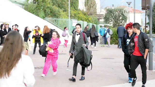 Marion et Anne-So : Opération Bahut avec Laura à Nice ! - Marion et Anne-So