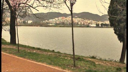 Mungon shërbimi bazë. Parku i liqenit së pari ka nevojë për tualete publike